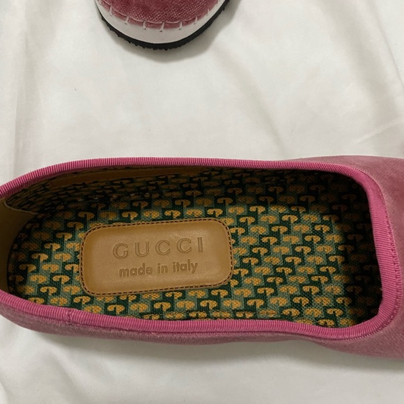 Gucci Pink Velvet Pearl Monogram Slip on Loafers - Picture 6 of 11